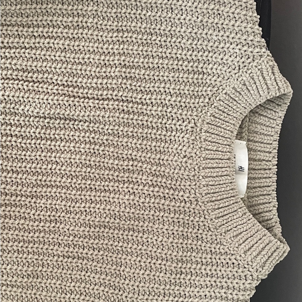 Barely worn H&M toddler girls chenille sweater sage green size 4-6T
